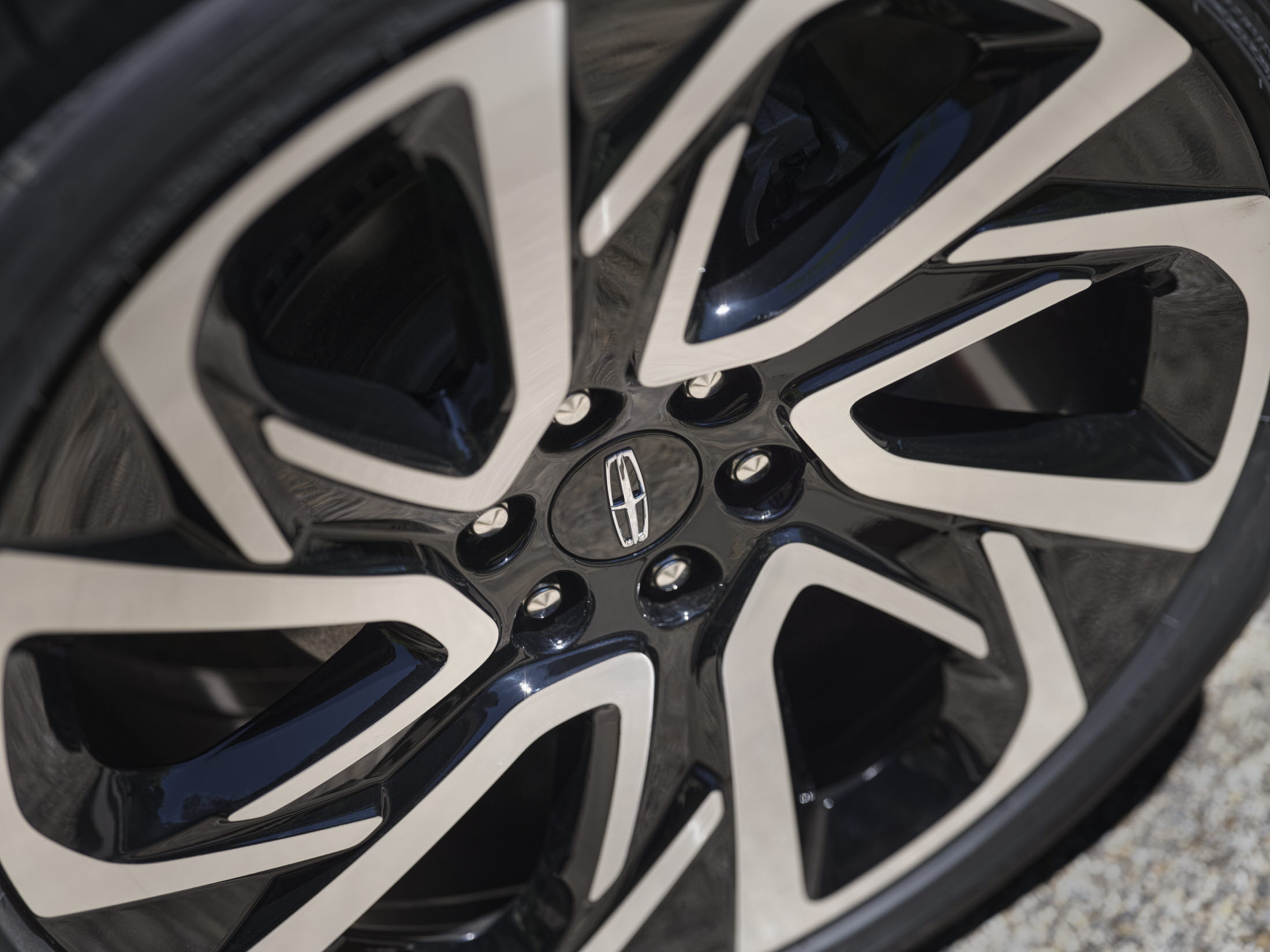 RE_2025 Lincoln Navigator Black Label_Sunrise Copper_22.jpg