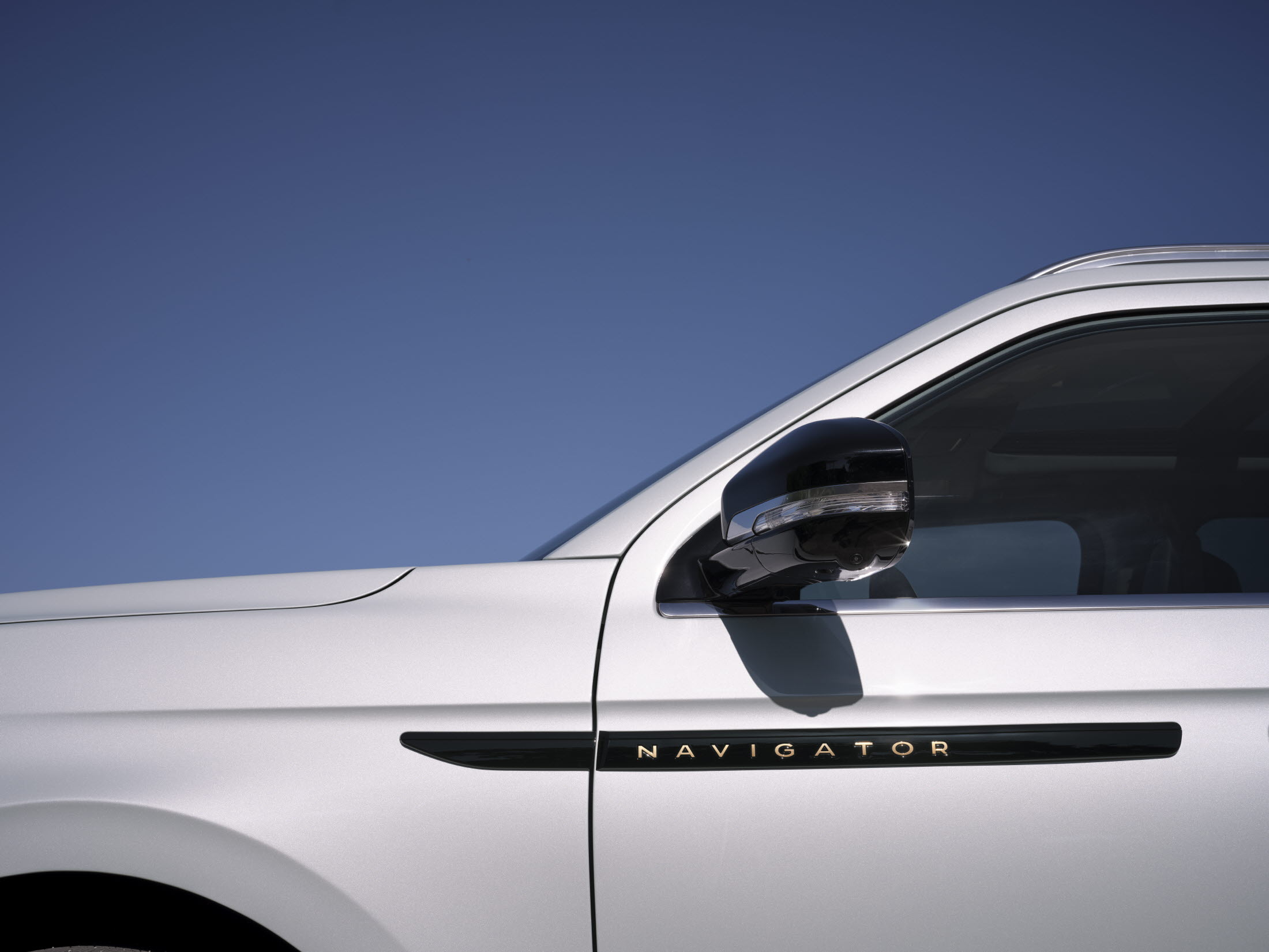 RE_2025 Lincoln Navigator L Black Label_Crystal White_23.jpg