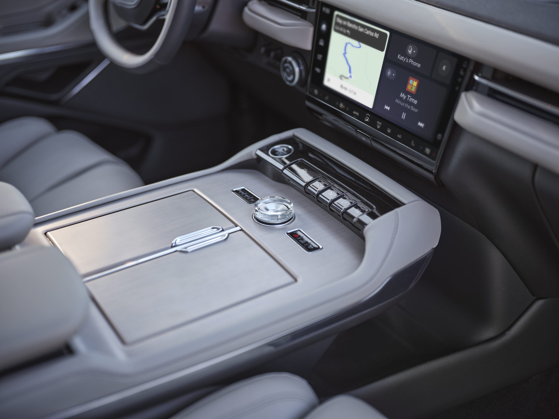 RE_2025 Lincoln Navigator Reserve_Starlight Gray_05.jpg